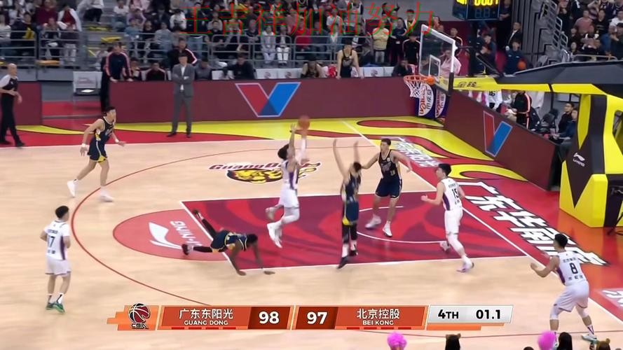 中国田径队绝杀取胜点燃全场气氛 防守端问题再次暴露